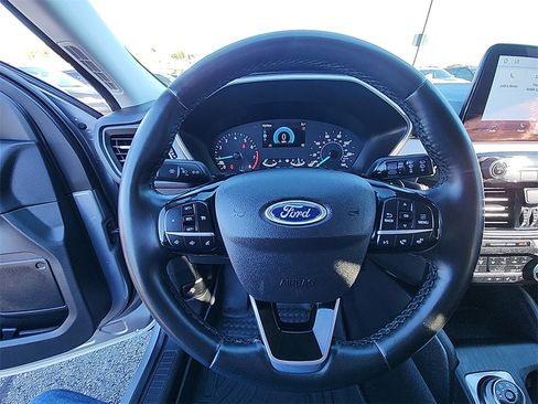 Used 2022 Ford Escape SEL image 17