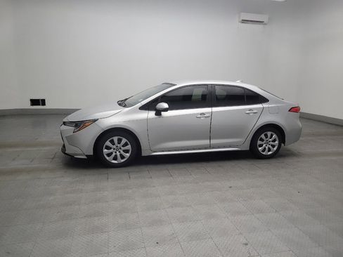 Used 2022 Toyota Corolla LE FWD image 2
