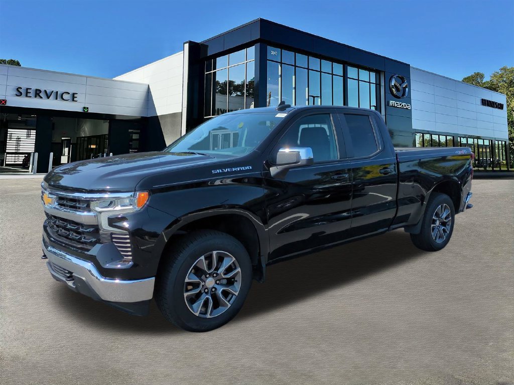 Used 2023 Chevrolet Silverado 1500 LT AWD/4WD image 7
