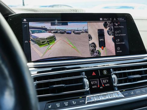 Used 2021 BMW X7 M50i AWD/4WD image 25