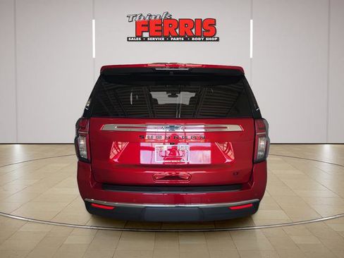 Used 2022 Chevrolet Suburban LT image 6