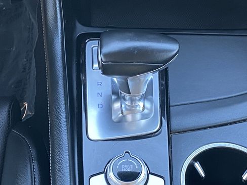 Used 2023 Genesis G70 2.0T image 23