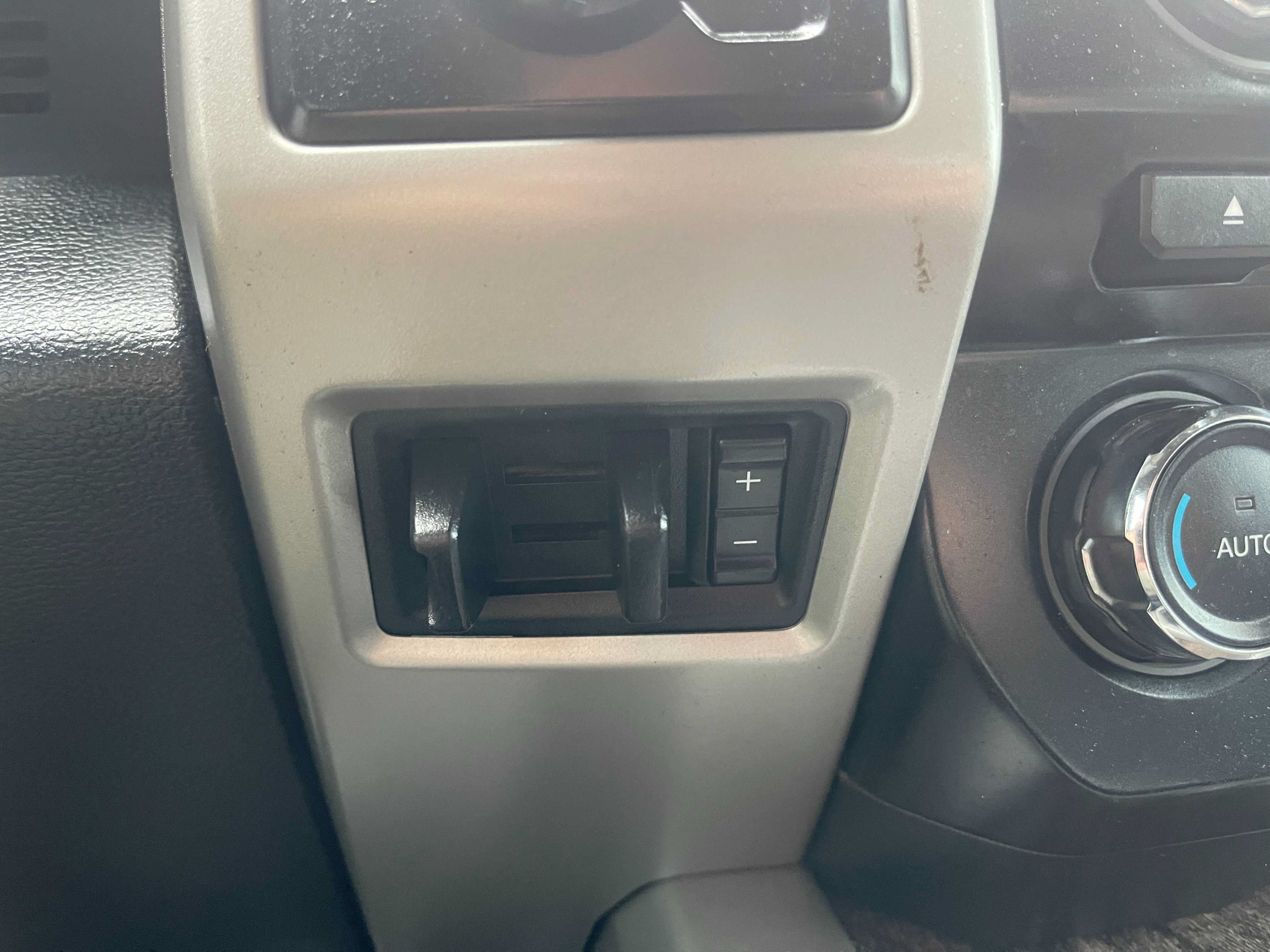 Used 2017 Ford F250 Lariat w/ Lariat Value Package AWD/4WD image 33