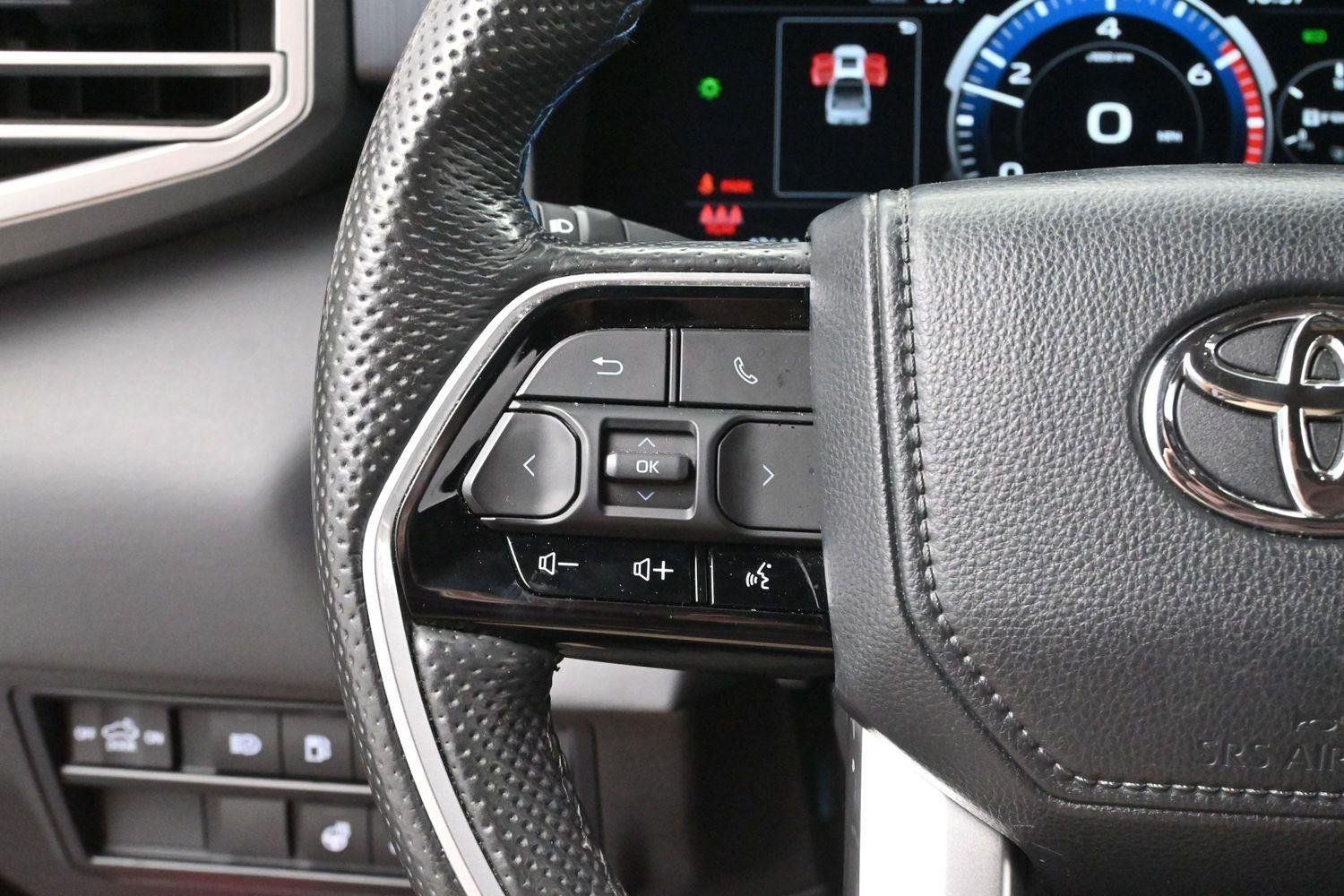 Used 2024 Toyota Tundra Platinum AWD/4WD image 17