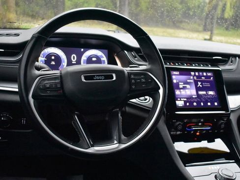 Used 2021 Jeep Grand Cherokee L Laredo image 22