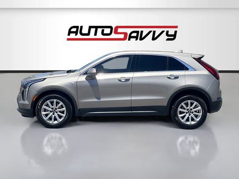 Used 2022 Cadillac XT4 Luxury w/ Cold Weather Package FWD image 4