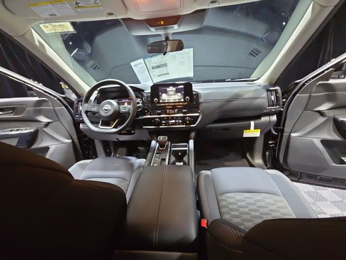 New 2025 Nissan Pathfinder SV w/ Cargo Package image 20