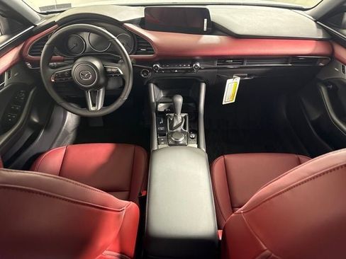 New 2026 MAZDA MAZDA3 Hatchback w/Premium Plus Pkg image 18