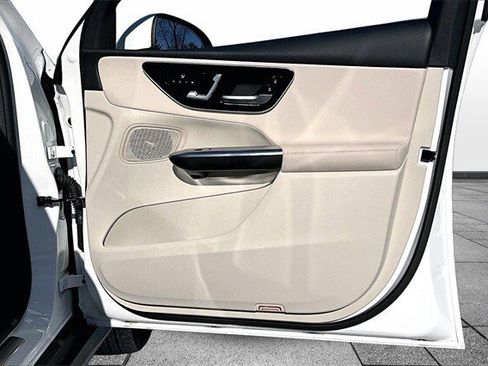 Certified 2025 Mercedes-Benz GLC 300 4MATIC image 31
