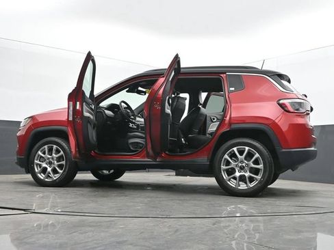 Used 2025 Jeep Compass Limited AWD/4WD image 69