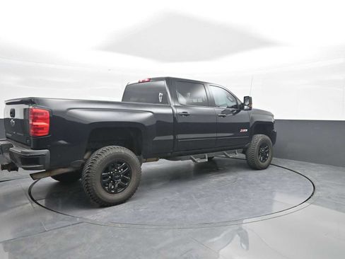 Used 2016 Chevrolet Silverado 2500 LT w/ Midnight Edition AWD/4WD image 8