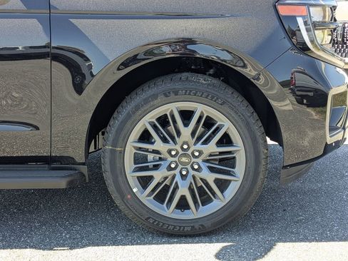 New 2026 Ford Expedition Platinum w/ Stealth Appearance Package image 10