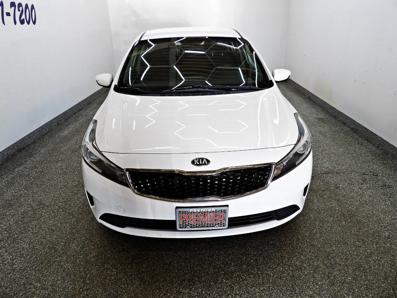 Used 2017 Kia Forte S FWD image 2