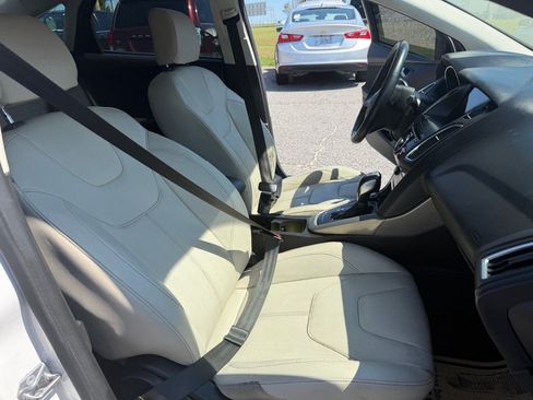 Used 2017 Ford Focus Titanium FWD image 15