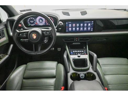 Used 2024 Porsche Cayenne S AWD/4WD image 35