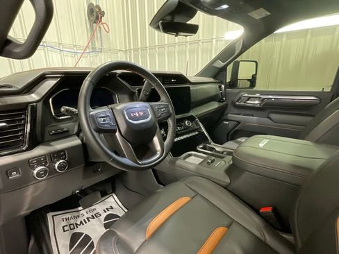 Used 2024 GMC Sierra 2500 AT4 w/ AT4 Premium Plus Package image 9