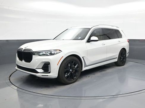 Used 2021 BMW X7 xDrive40i w/ Premium Package AWD/4WD image 3