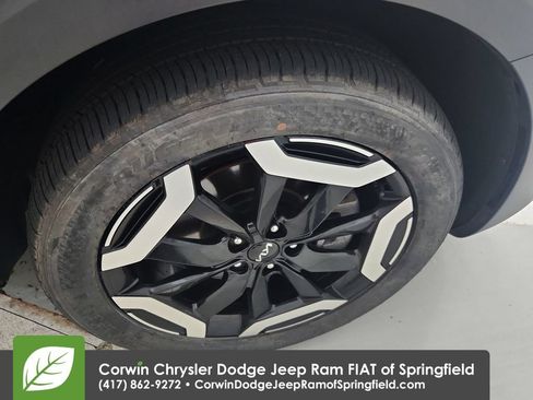Used 2024 Kia Telluride EX w/ EX Captain's Chair Package FWD image 34