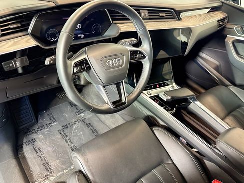 Used 2022 Audi e-tron Chronos w/ Chronos Package image 9