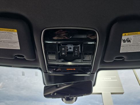 Certified 2024 Land Rover Range Rover Long Wheelbase Autobiography image 26