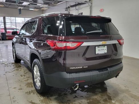 Used 2021 Chevrolet Traverse LT image 7
