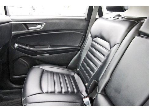 Used 2023 Ford Edge SEL image 11