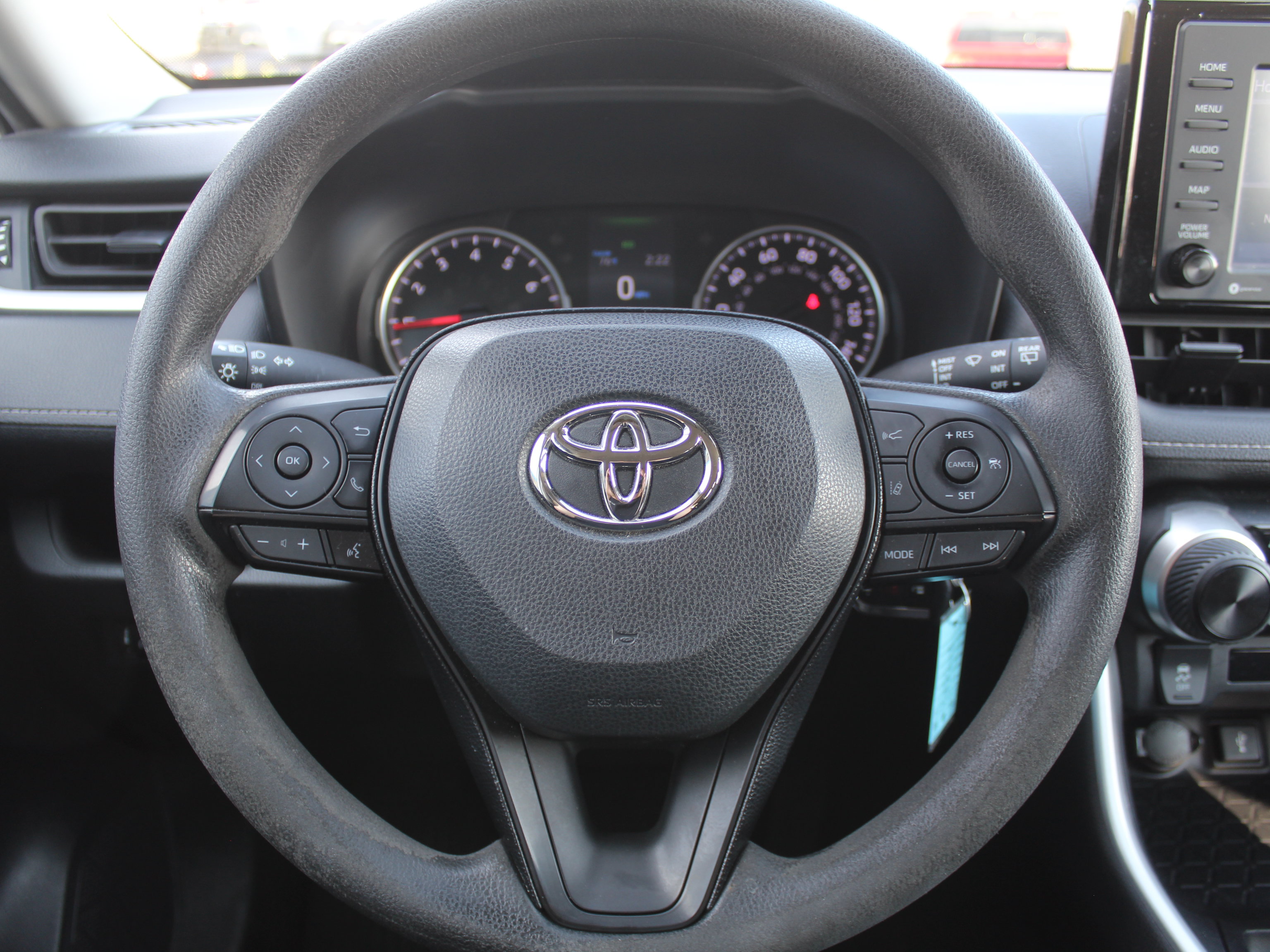 Used 2021 Toyota RAV4 LE AWD/4WD image 6