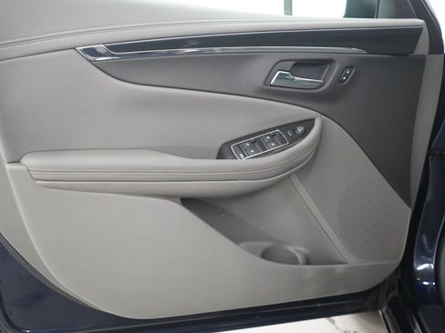 Used 2019 Chevrolet Impala LT w/ Sunroof and Spoiler Package FWD image 17