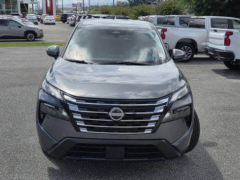Used 2025 Nissan Rogue SV AWD/4WD image 2