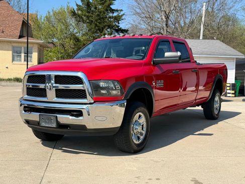 Used 2018 RAM 2500 Tradesman w/ Chrome Appearance Group AWD/4WD image 3
