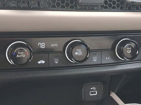 Used 2025 Honda HR-V LX image 16