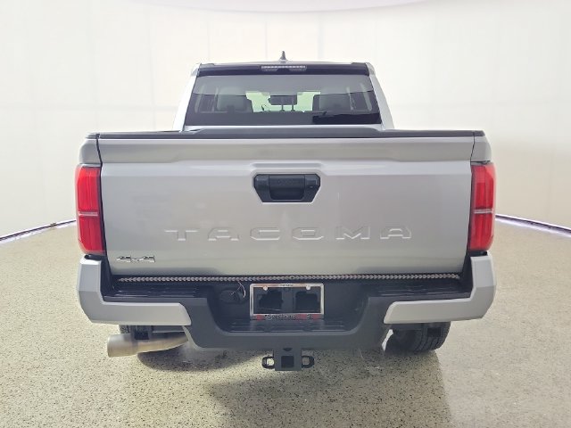 Used 2025 Toyota Tacoma SR5 AWD/4WD image 6
