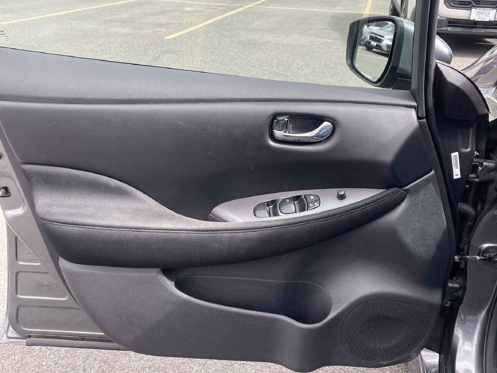 Used 2025 Nissan Leaf S FWD image 23