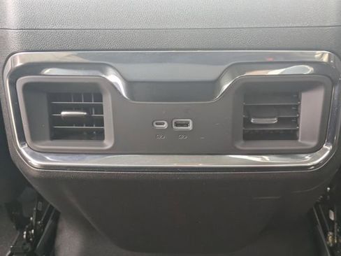 Used 2025 Chevrolet Silverado 1500 LTZ AWD/4WD image 14
