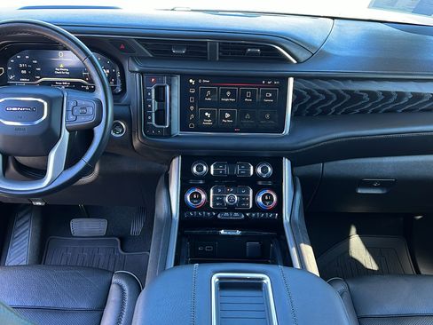 Certified 2022 GMC Yukon XL Denali image 18