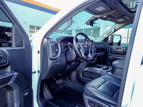 Used 2021 Chevrolet Silverado 2500 LTZ w/ LTZ Premium Package image 11