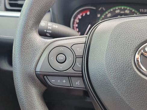 Used 2025 Toyota RAV4 XLE FWD image 20