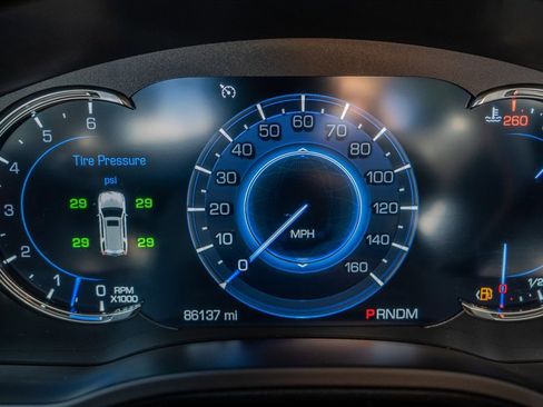 Used 2016 Cadillac Escalade Luxury image 19