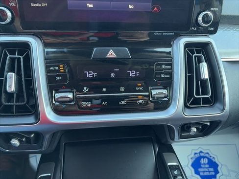 Used 2023 Kia Sorento EX image 23