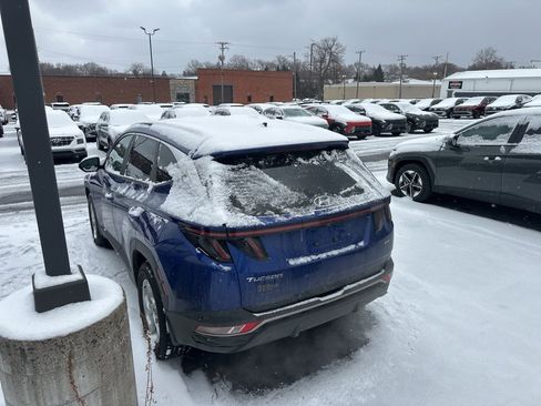 Used 2022 Hyundai Tucson SEL w/ Cargo Package image 2