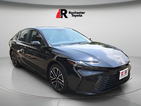 Used 2025 Toyota Camry XLE w/ Premium Package AWD/4WD image 1