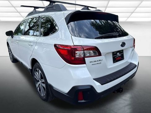 Used 2018 Subaru Outback 2.5i Limited AWD/4WD image 3