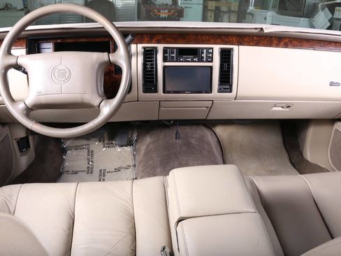 Used 1994 Cadillac Fleetwood Brougham RWD image 2