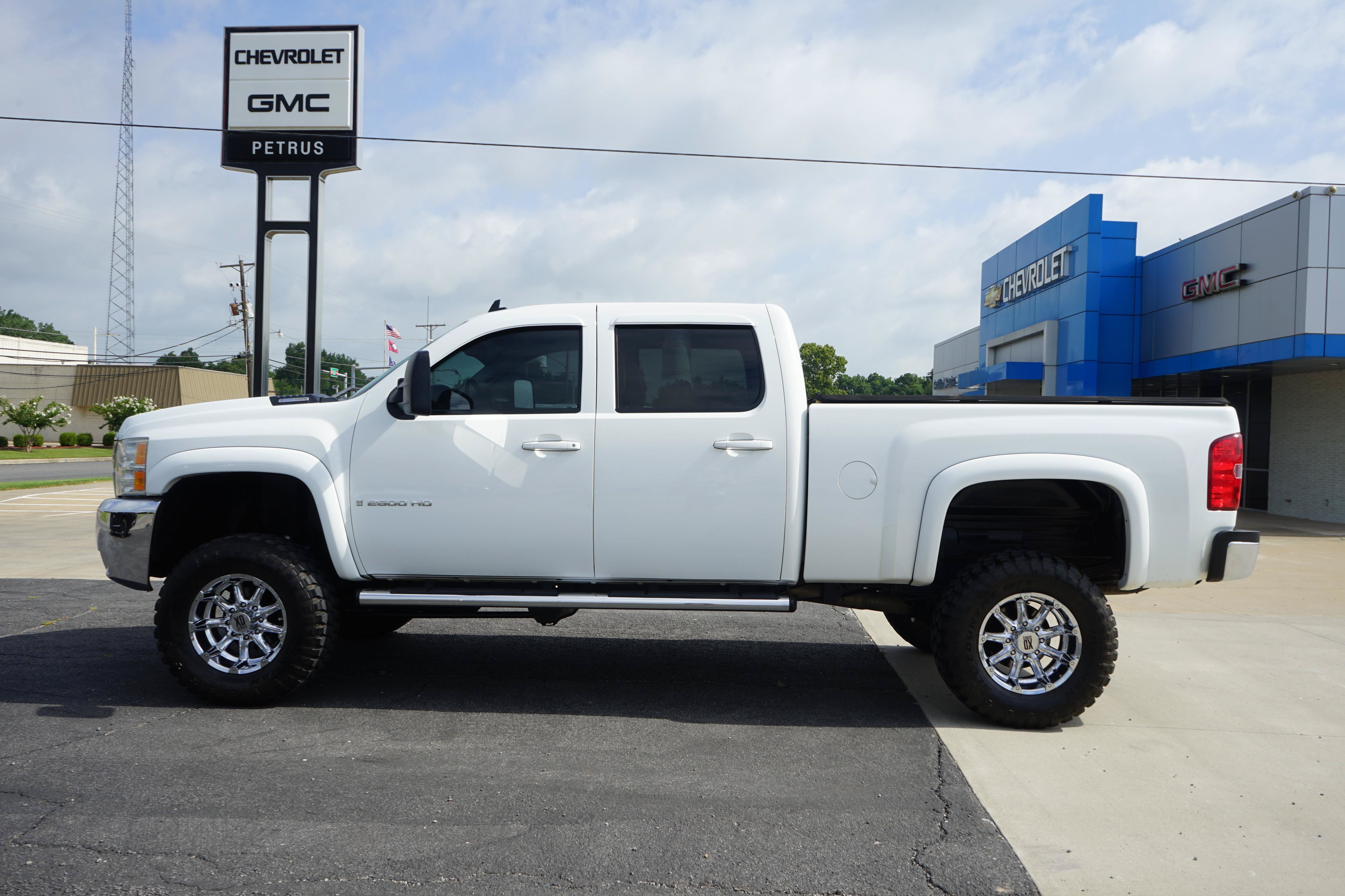 Used 2007 Chevrolet Silverado 2500 LTZ AWD/4WD image 2