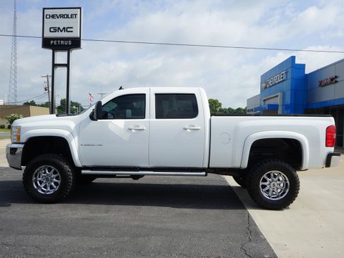 Used 2007 Chevrolet Silverado 2500 LTZ AWD/4WD image 2