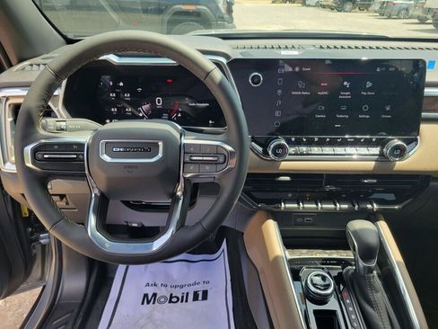 New 2026 GMC Canyon Denali AWD/4WD image 17