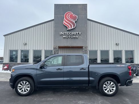 Used 2021 Chevrolet Silverado 1500 Custom w/ Safety Confidence Package image 1