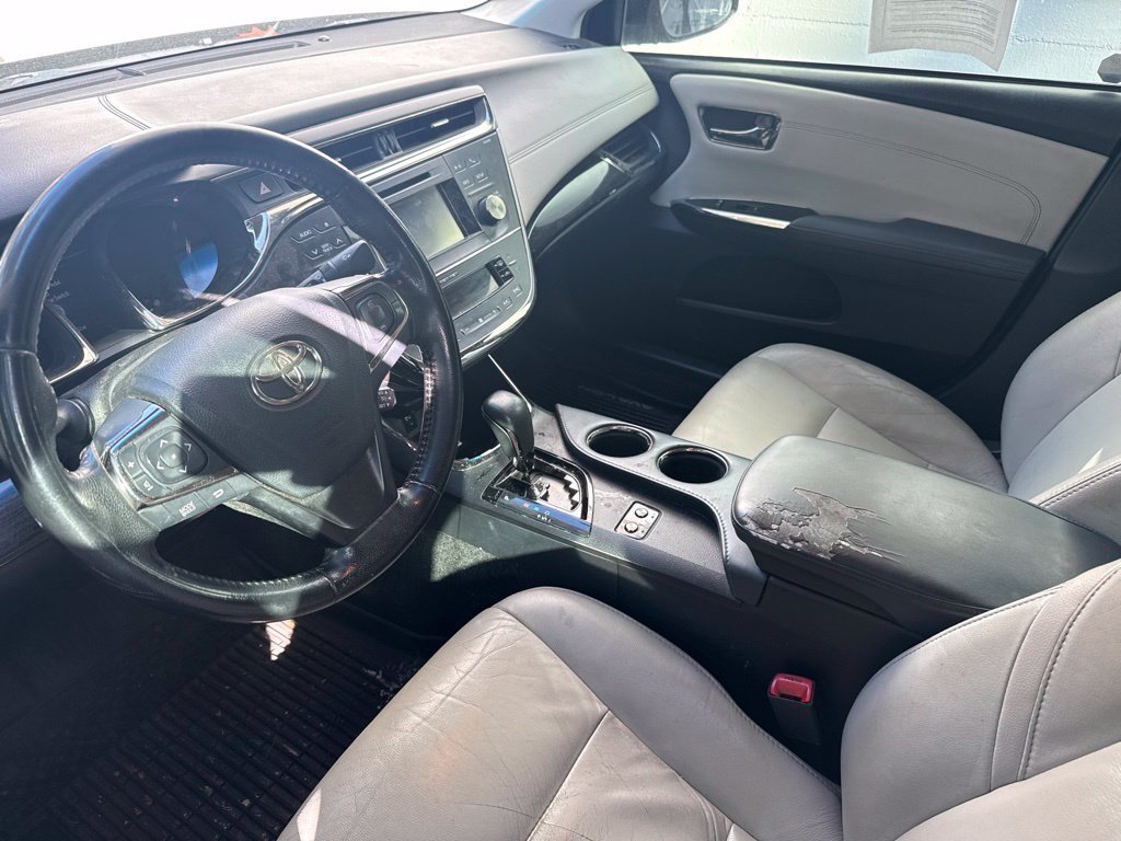 Used 2013 Toyota Avalon XLE Premium FWD image 3