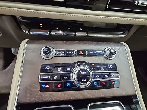 Used 2020 Lincoln Aviator Reserve w/ Equipment Group 202A image 20