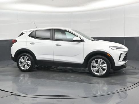 Used 2024 Buick Encore GX Preferred FWD image 29